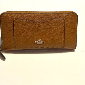 Coach Pebble Leather Accordian Zip Around Wallet - Tan